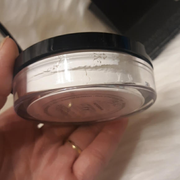 NWT BH Cosmetics Translucent Setting Powder compac - Picture 8 of 10
